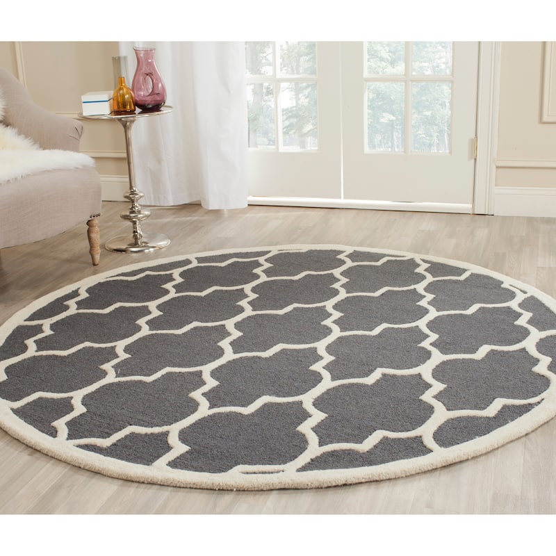 SAFAVIEH Handmade Cambridge Oddny Moroccan Trellis Wool Rug - 6' Round - Dark Grey/Ivory