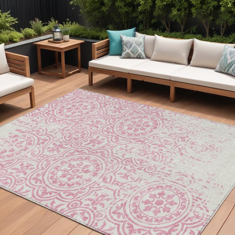 HomeRoots Medallion Transitional Rectangle Outdoor Rug - 9' X 12'