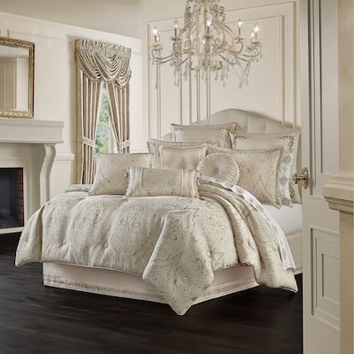J. Queen New York Trinity Comforter Set