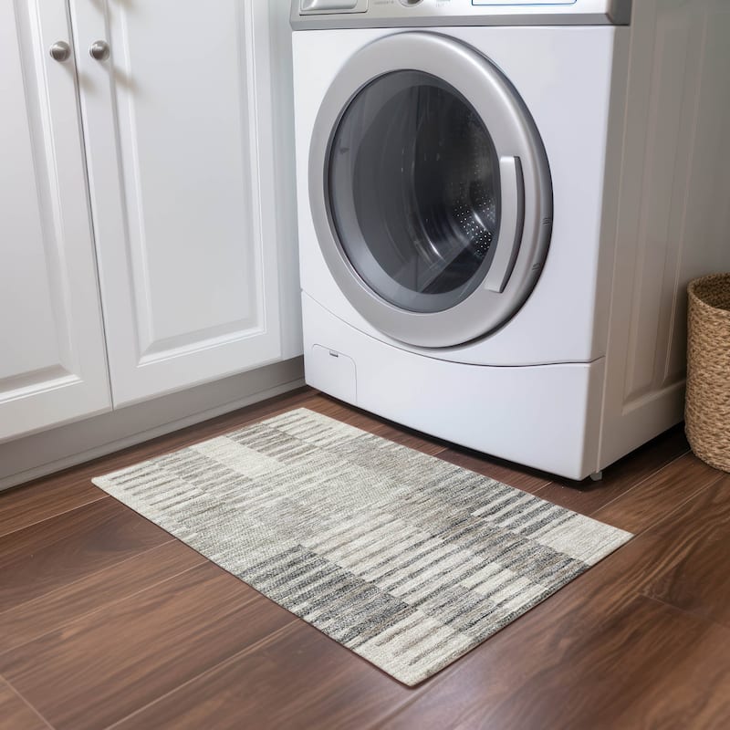 Machine Washable Indoor/ Outdoor Modern Stripes Chantille Rug
