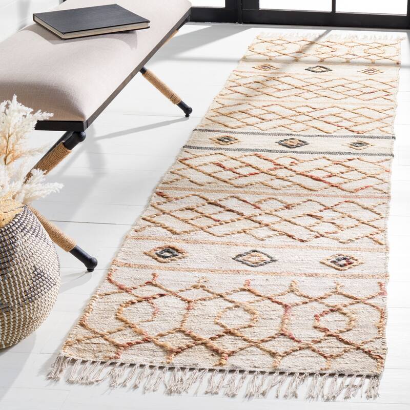 SAFAVIEH Handmade Natural Fiber Cajsa Boho Jute Fringe Rug