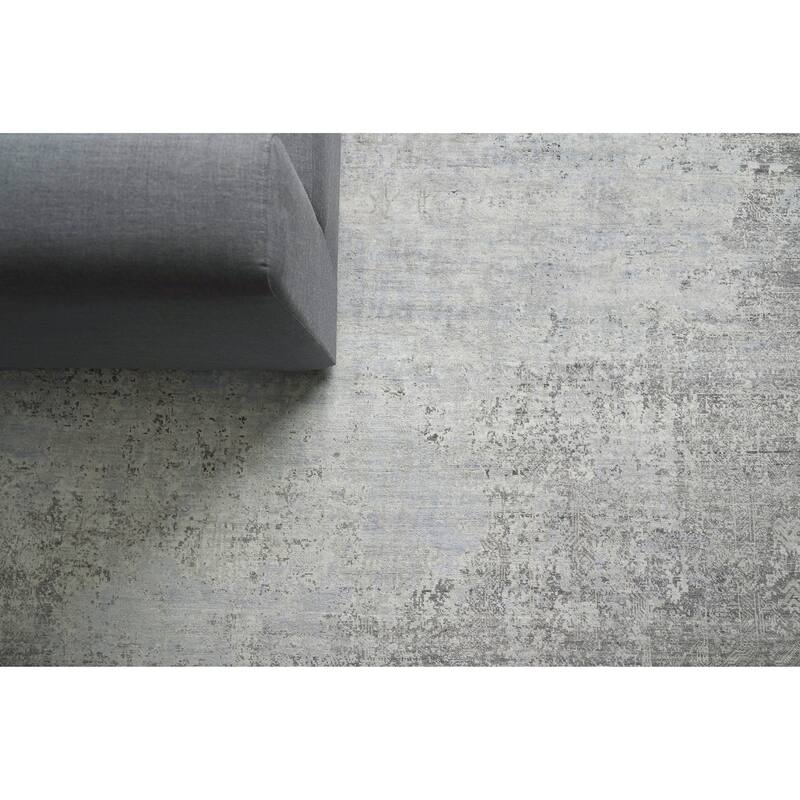 EXQUISITE RUGS Fine Pure Silk Hand-knotted Silk Ivory/Dark Grey/Multi Area Rug.