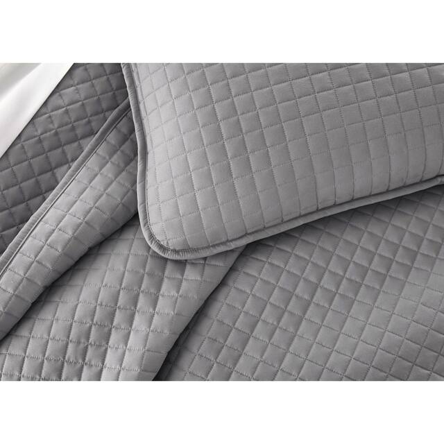Oversized Solid 3-piece Quilt Set by Southshore Fine Linens