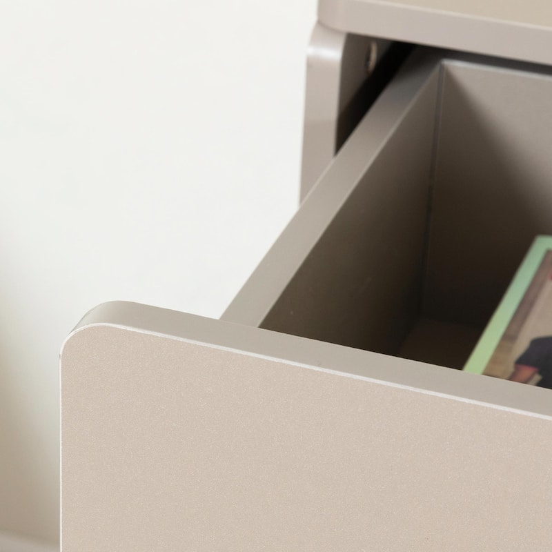 Six-Drawer Dresser Cabinet with Flat Drawer Corners