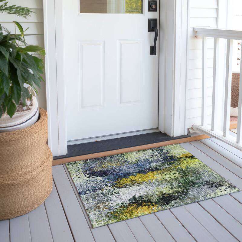 Machine Washable Indoor/ Outdoor Contemporary Abstract Chantille Rug - Green - 1'8" x 2'6"