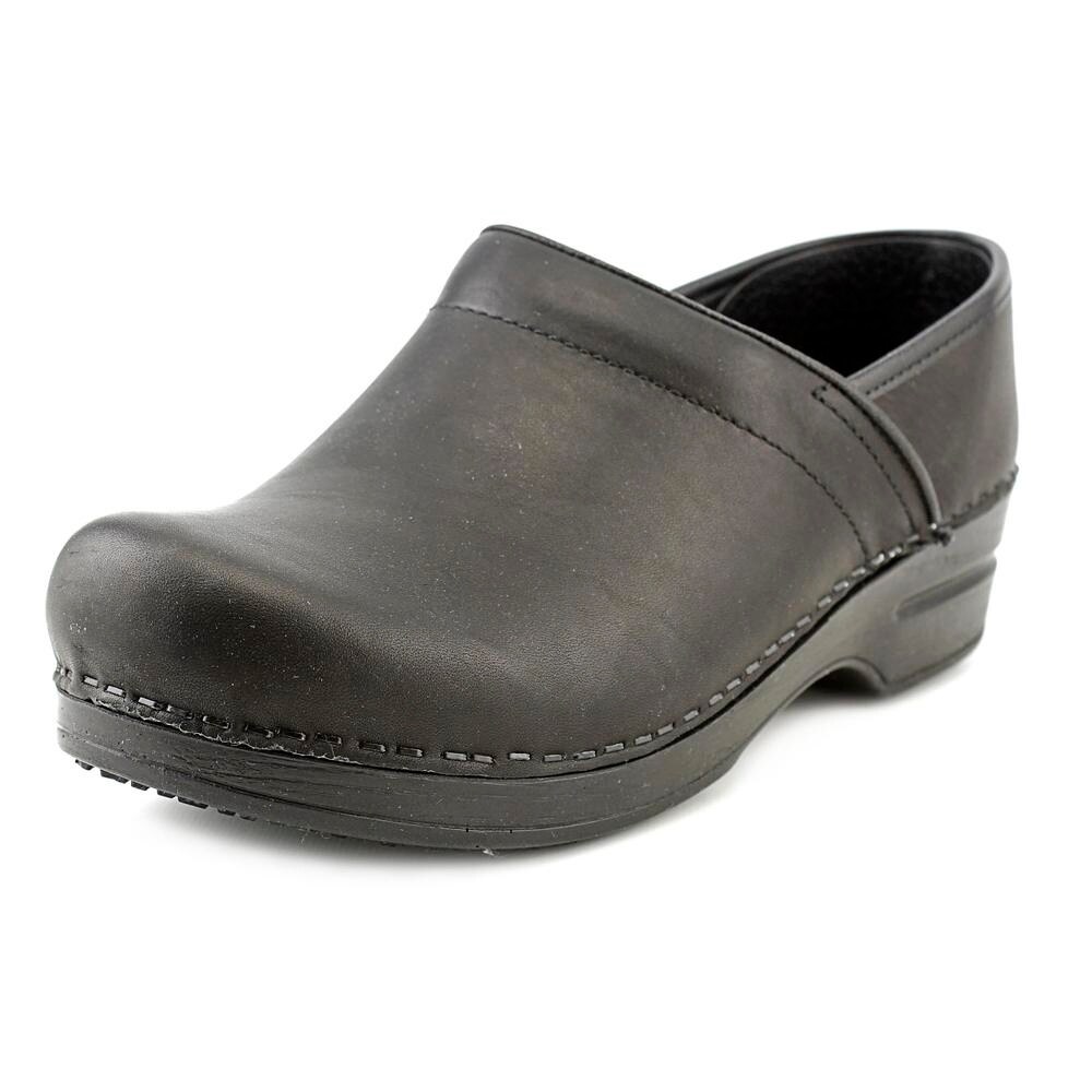 sanita medical clogs