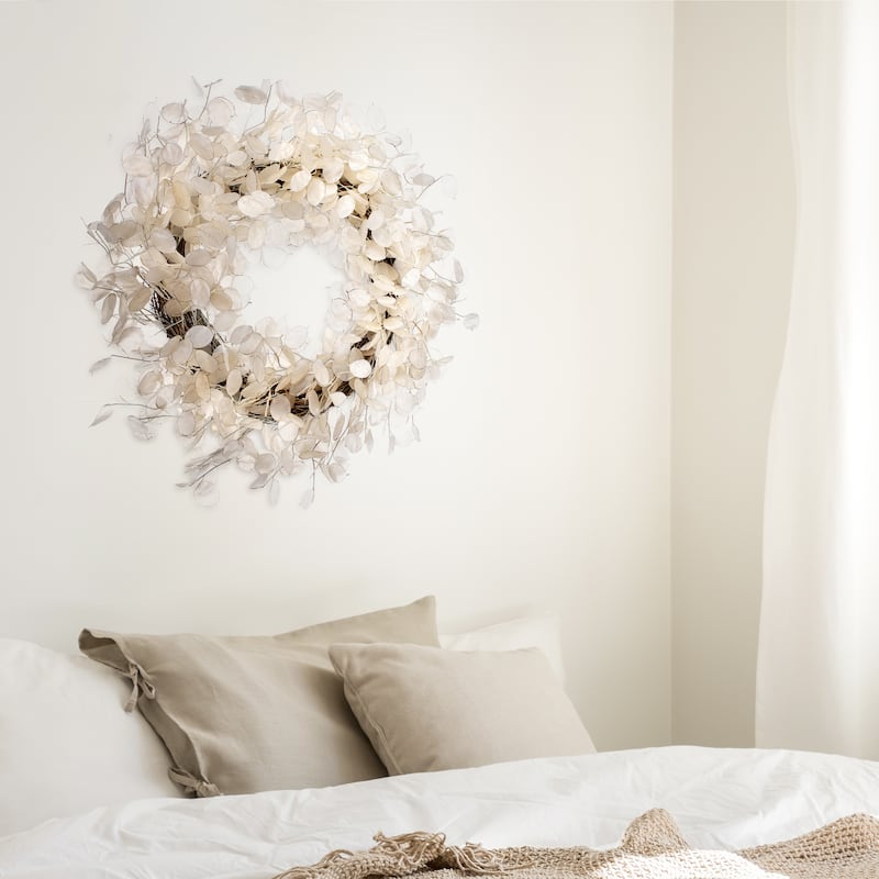 Plastic Lunaria Wreath 28"