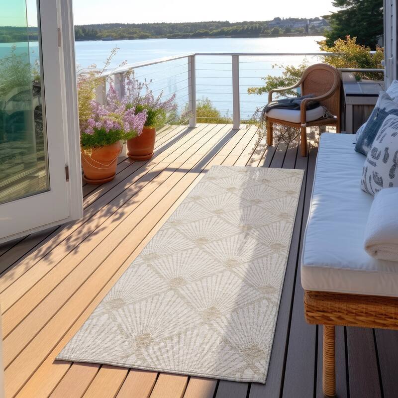 Machine Washable Indoor/ Outdoor Chantille Modern Shells Rug - Ivory - 2'3" x 7'6"