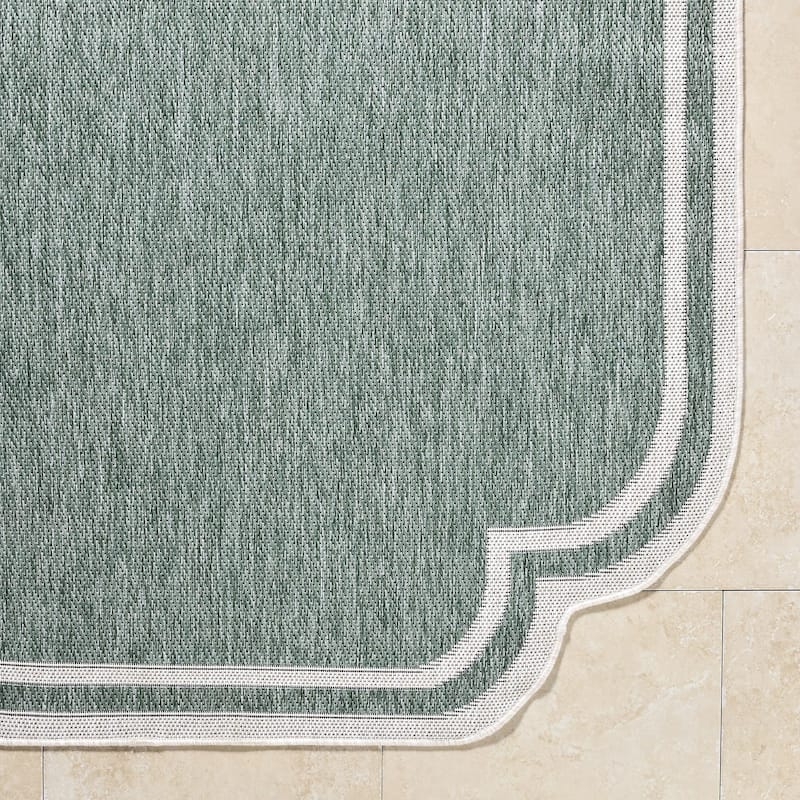 Livabliss Miami Beach Traditional Indoor/Outdoor Area Rug
