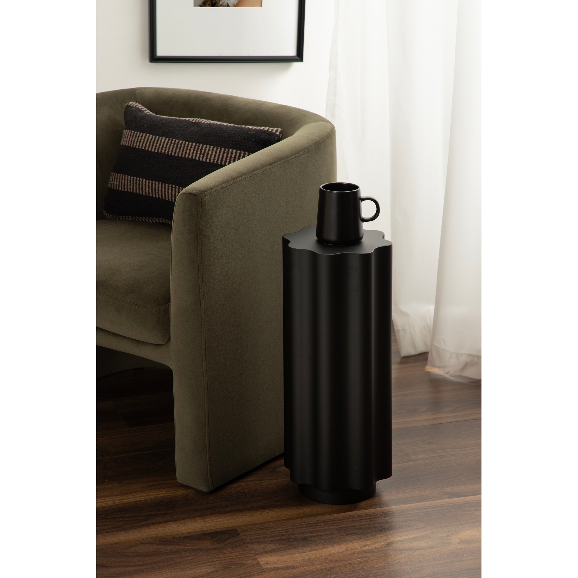 Kate and Laurel Pandey Wavy Drink Table Metal