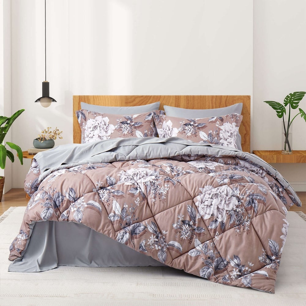 All Season Floral Printed Reversible 7-Piece Bed in a Bag With Sheet Set