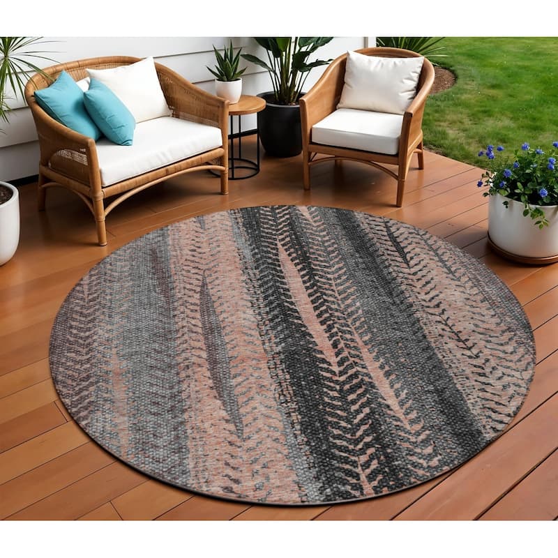 HomeRoots Botanical Leaves Transitional Rectangle Outdoor Rug - 8' Round