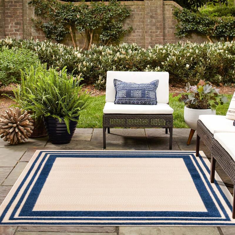 Outdoor Denver Collection Area Rug