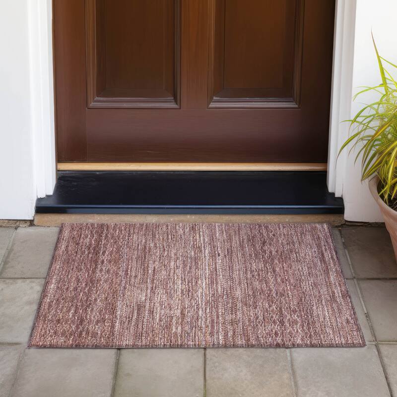 Machine Washable Indoor/Outdoor Modern Trellis Chantille Rug - Merlot - 1'8" x 2'6"