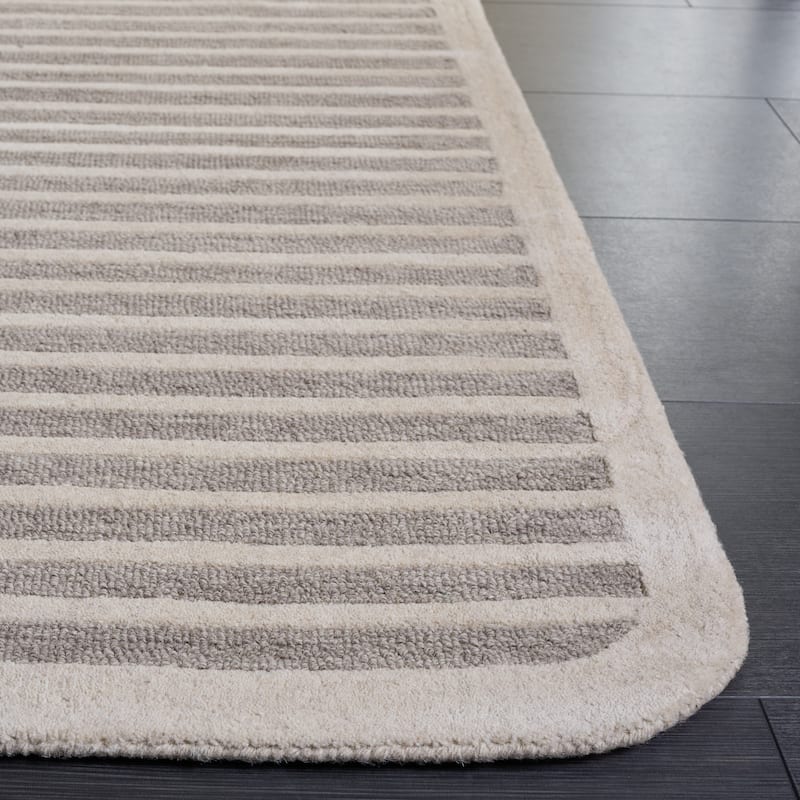 SAFAVIEH Handmade Ebony Sawako Wool Rug