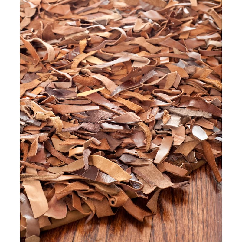 SAFAVIEH Handmade Leather Shag Carlijn Modern Leather Rug