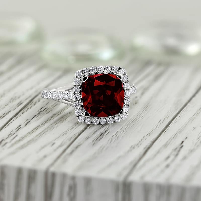 Auriya 2 3/4ct Cushion-cut Garnet and Halo Diamond Engagement Ring 1/2cttw 14k Gold