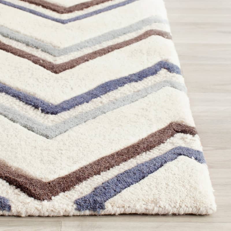 SAFAVIEH Handmade Cambridge Abbie Modern Moroccan Wool Rug