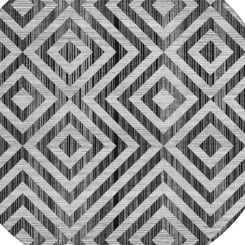 HomeRoots Geometric Transitional Rectangle Outdoor Rug
