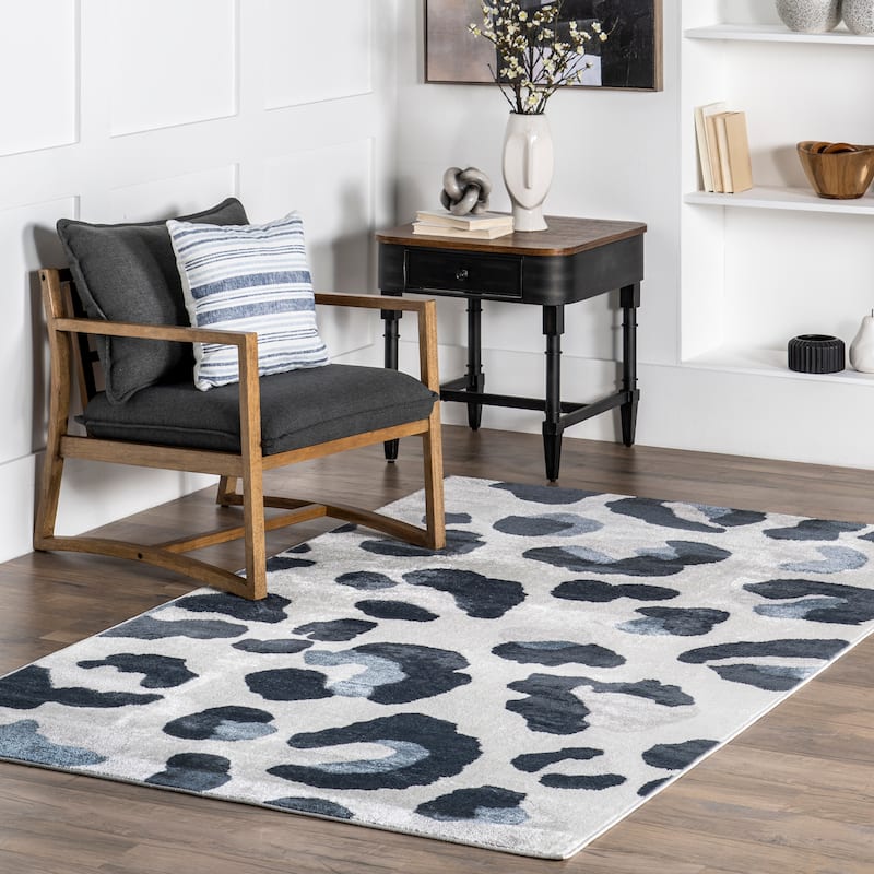 Nuloom Shakira Modern Leopard Area Rug.