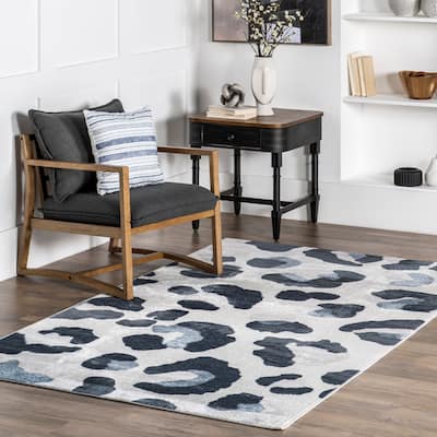 Nuloom Shakira Modern Leopard Area Rug.