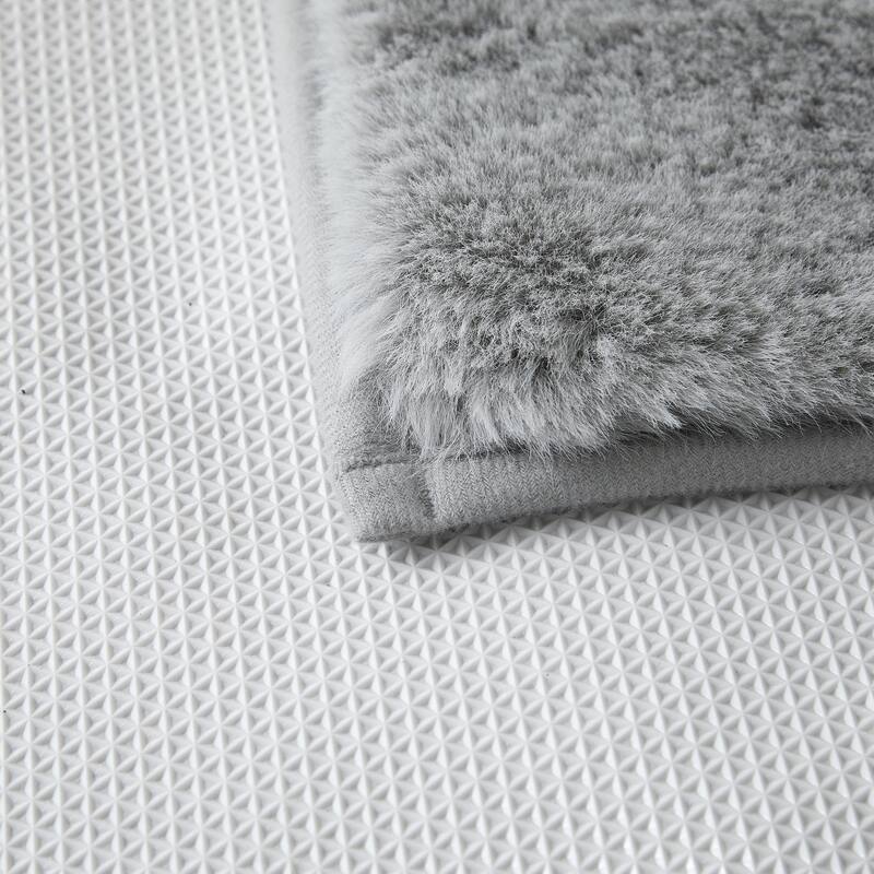 Nanshing Shannen Solid Shaggy Rug - 2' 6" x 3' 10"