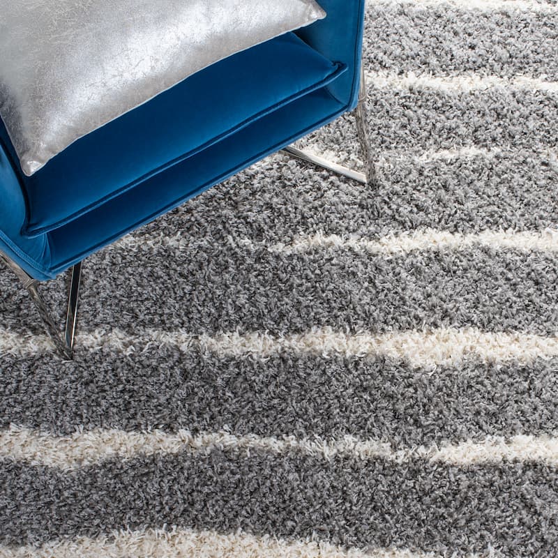 SAFAVIEH Venus Shag Bergny 1.75-inch Thick Rug