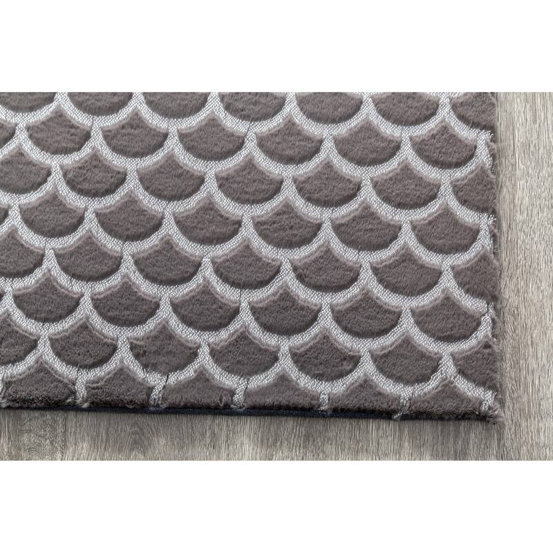 Chryso Collection Faux Fur Rug with Foil