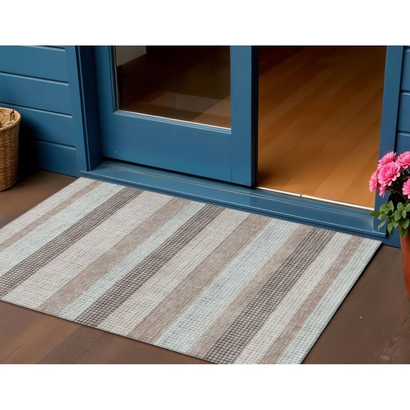 HomeRoots Striped Transitional Rectangle Outdoor Rug - 3' x 5'