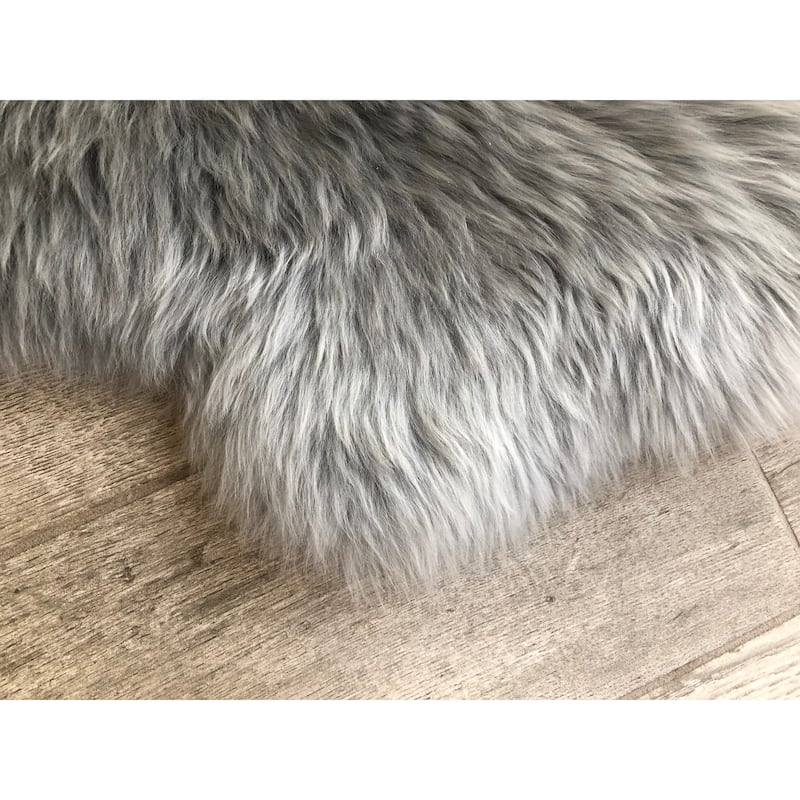 Dynasty Natural 4-Pelt Luxury Long Wool Sheepskin Shag Rug - 3'6" x 5'6"