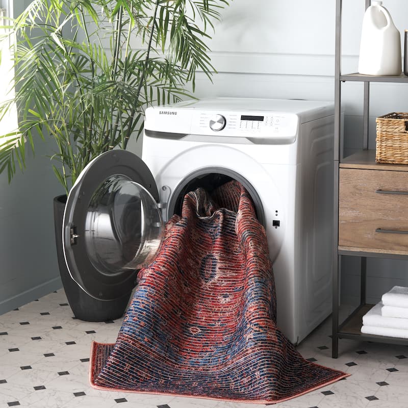 SAFAVIEH Serapi Machine Washable Minda Medallion Distressed Rug - 2' x 5' - Red/Navy
