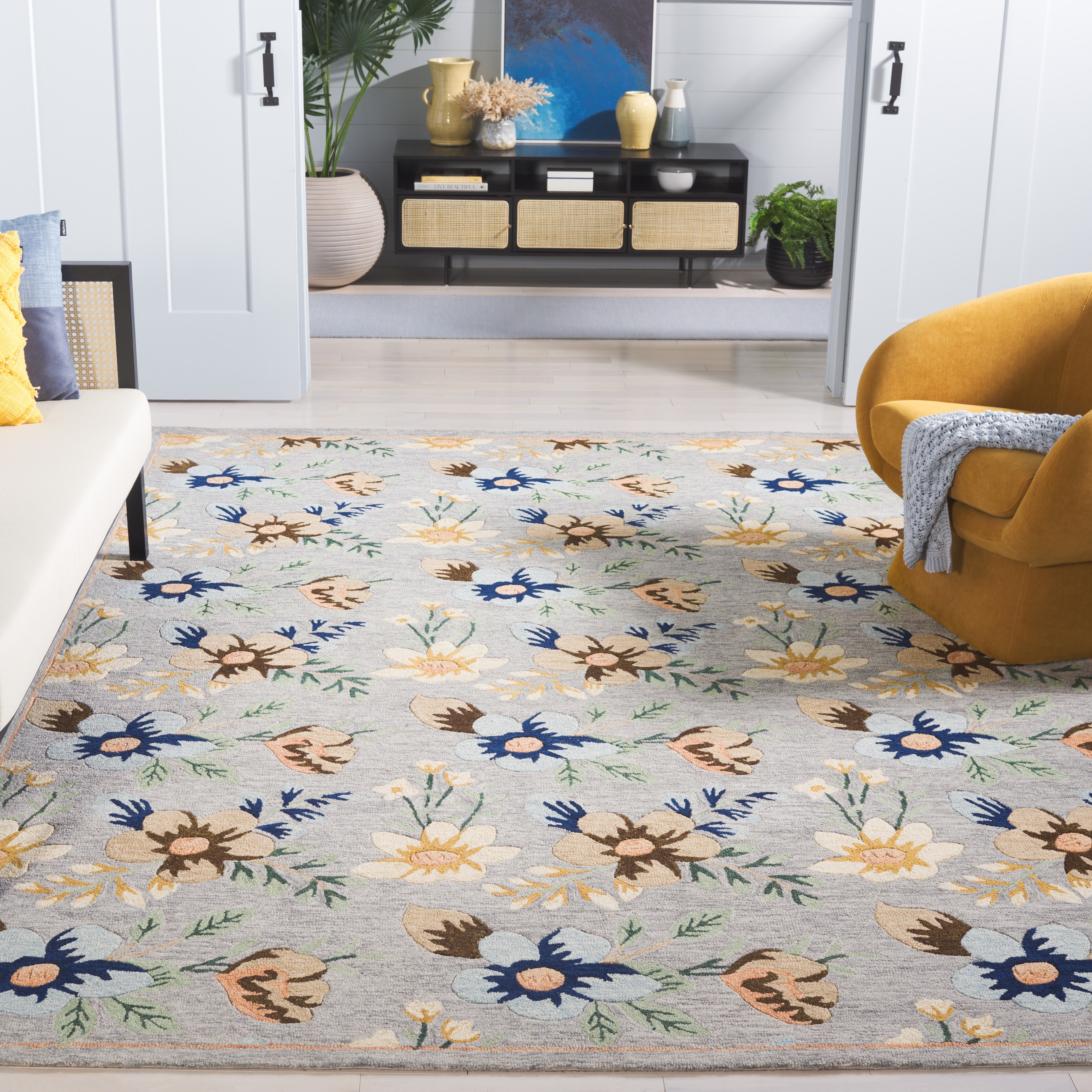 SAFAVIEH Handmade Blossom Geskea Modern & Contemporary Wool Rug