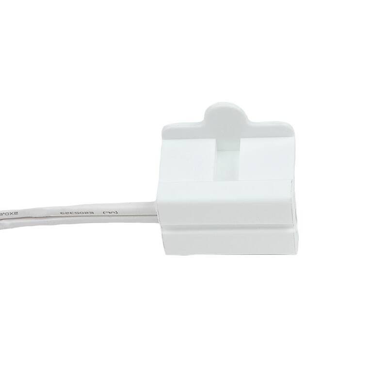 SPT-2 Female Plug, Snap On Vampire Plugs, White, Polarized, 10 Amp, 25 Pack - Medium