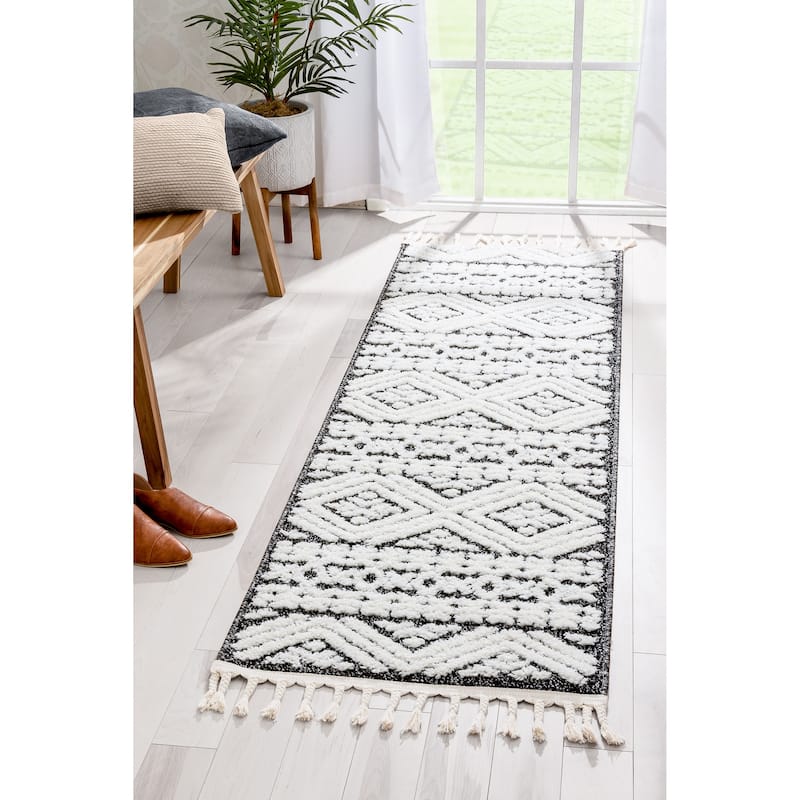 Well Woven Salem Eliana Tribal Moroccan Diamond High-Low Area Rug