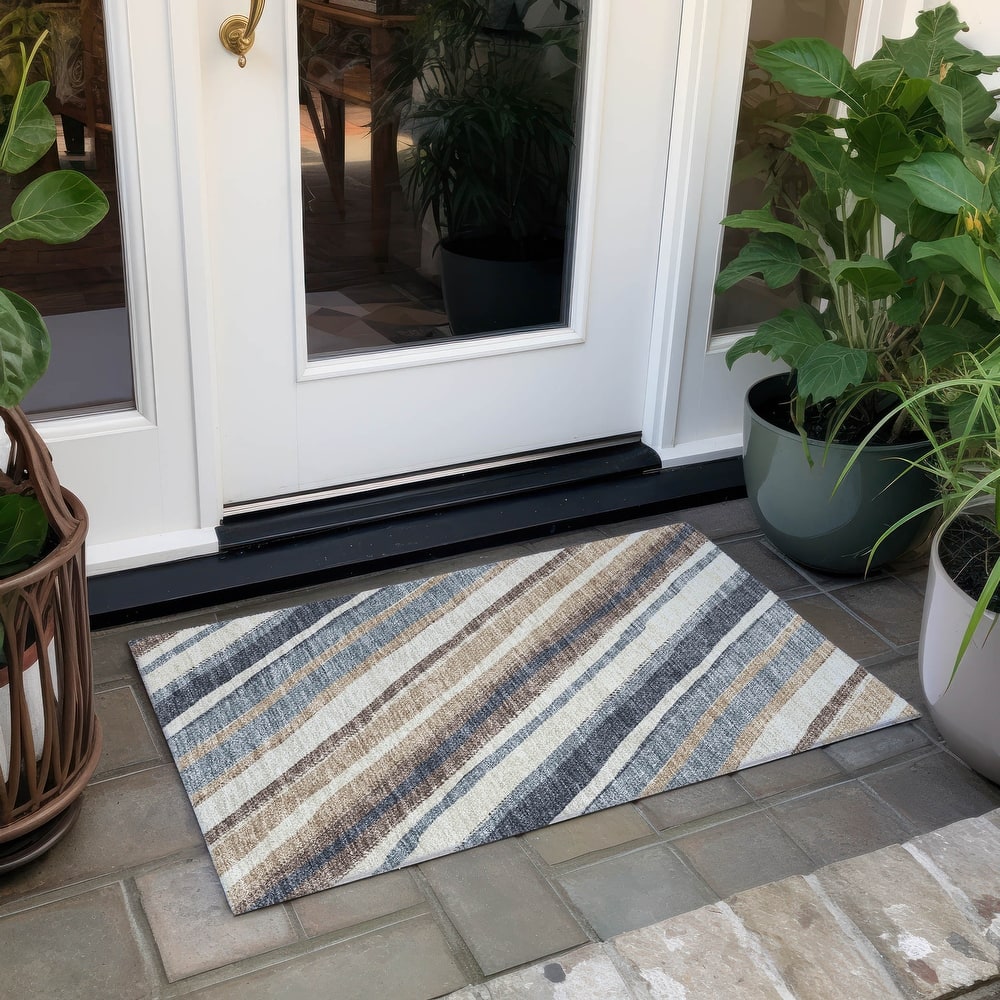 Machine Washable Indoor/ Outdoor Stripe Angles Chantille Rug