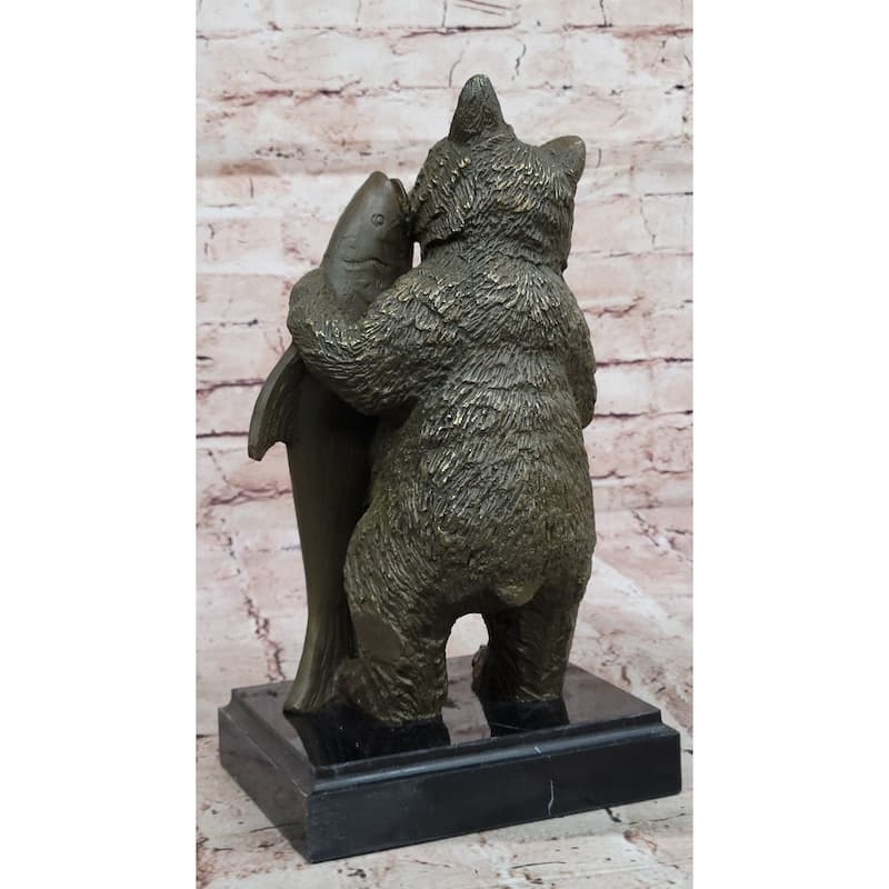 Bronze Bear Welcome Statue – Bear With Imitative Fish Cabin Decor