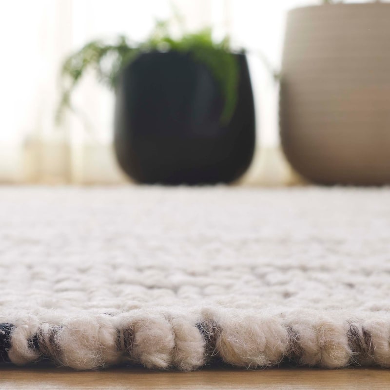 SAFAVIEH Handmade Manhattan Dorina Contemporary Wool Rug