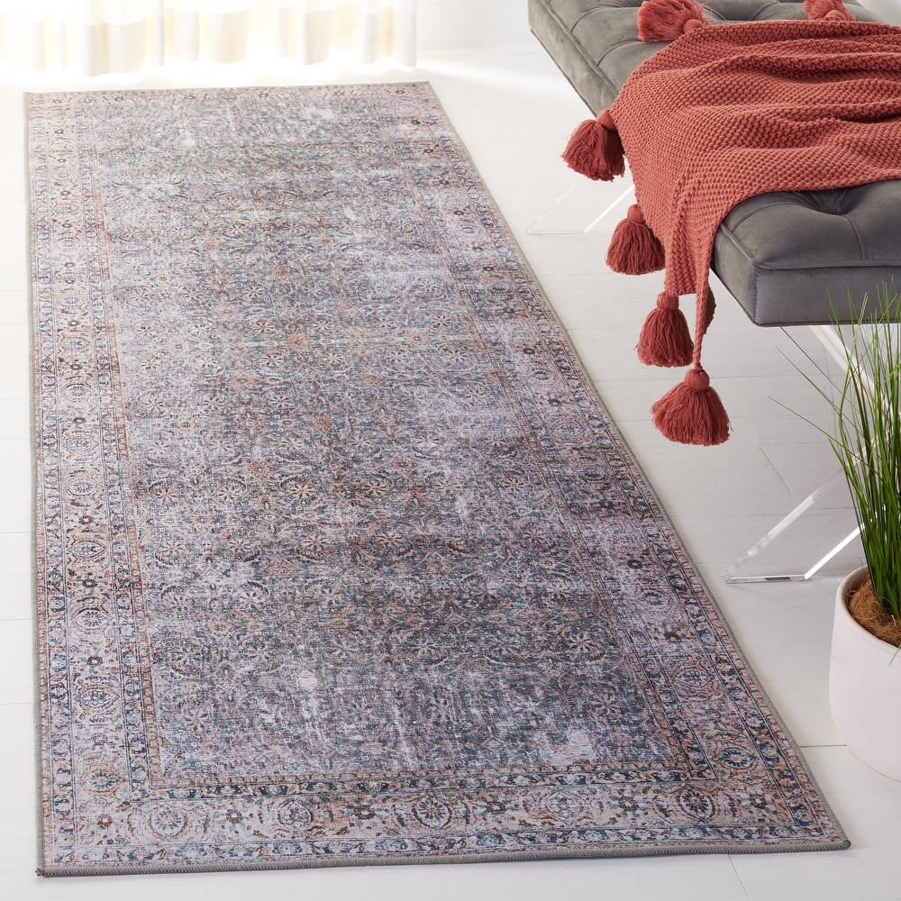 SAFAVIEH Tucson Machine Washable Slip Resistant Daisey Traditional Rug
