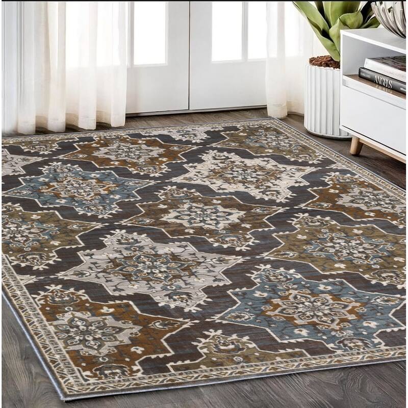 HomeRootsMedallion Traditional Rectangle Area Rug - 92.52' X '62.99' X '0.39