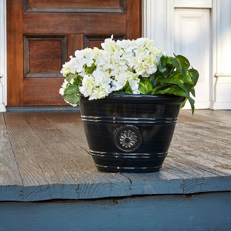 Southern Patio Modesto Handcrafted Composite Planter