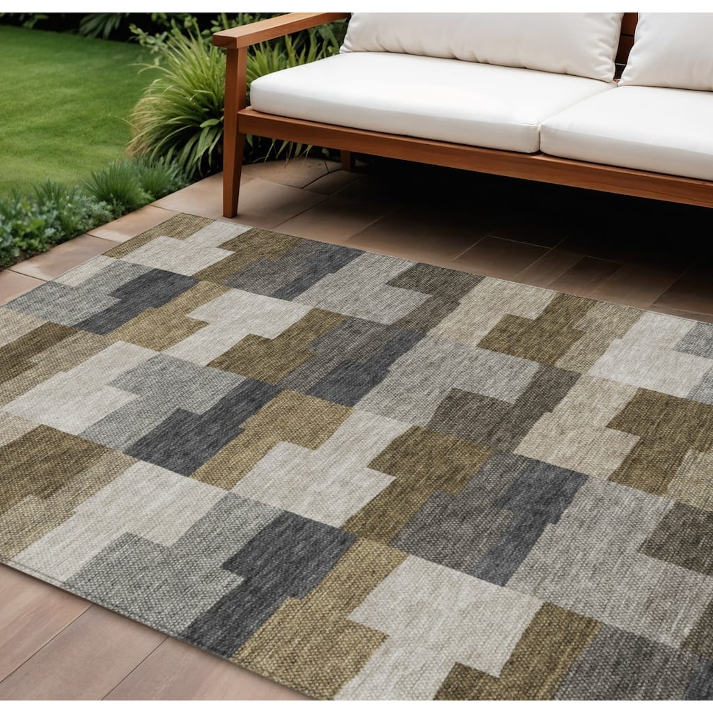 HomeRoots Geometric Transitional Rectangle Outdoor Rug