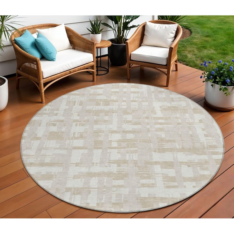 HomeRoots Striped Transitional Rectangle Outdoor Rug - 8' Round