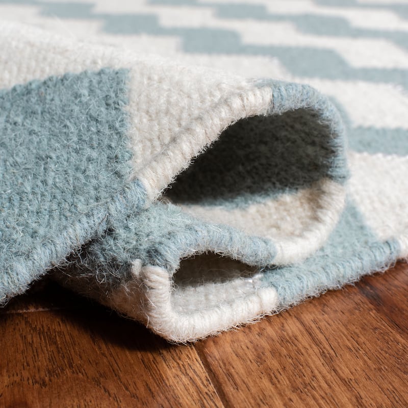 SAFAVIEH Handmade Flatweave Dhurries Kasturi Modern Wool Rug