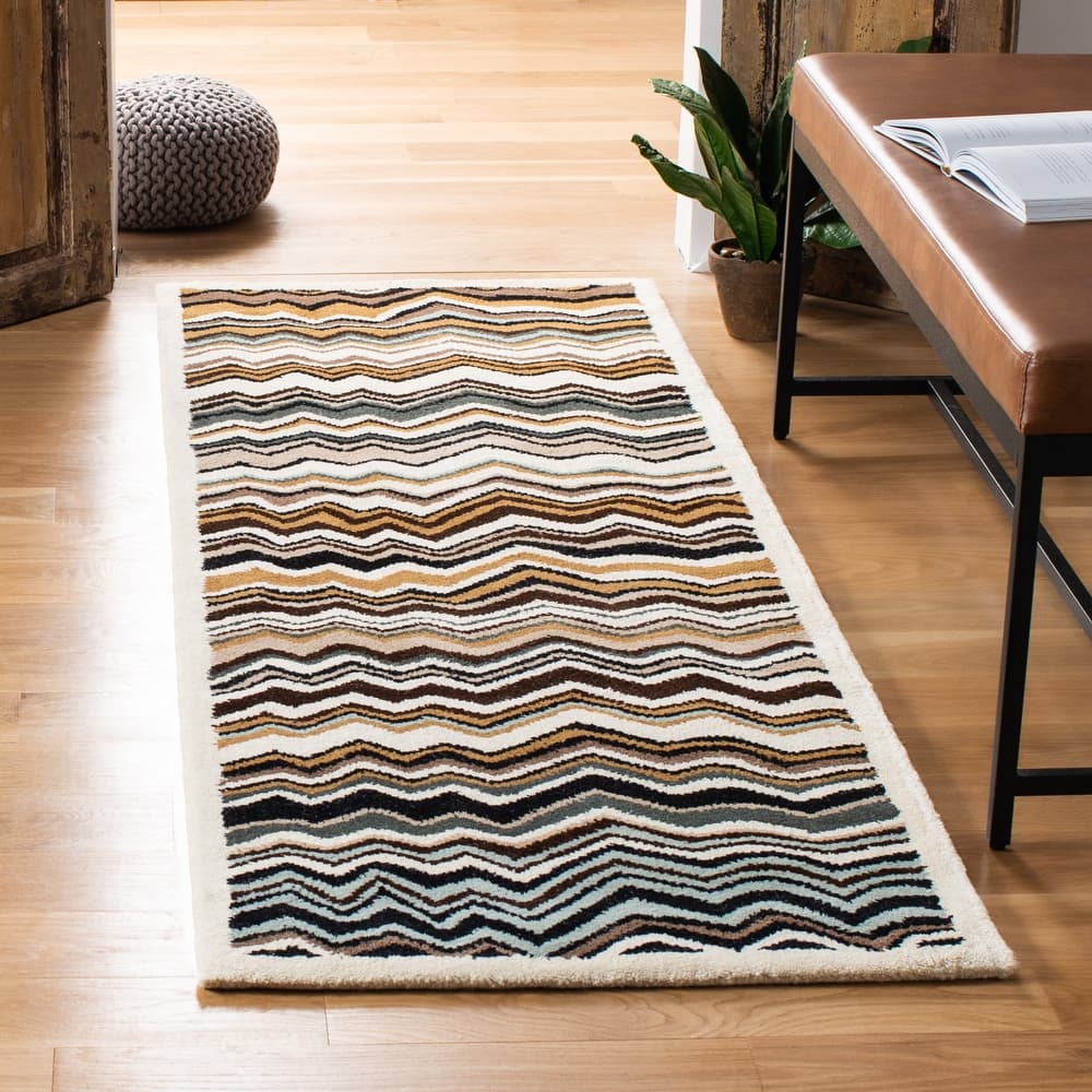 SAFAVIEH Handmade Wyndham Gulzhan Modern Wool Rug