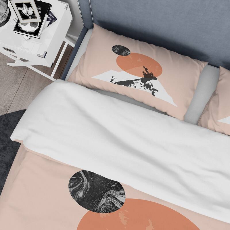 Designart 'Modern Minimalist Mountain Sun and Moon' Modern Duvet Cover Set