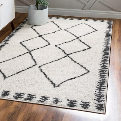 JONATHAN Y Catala Moroccan Diamond Shag Area Rug