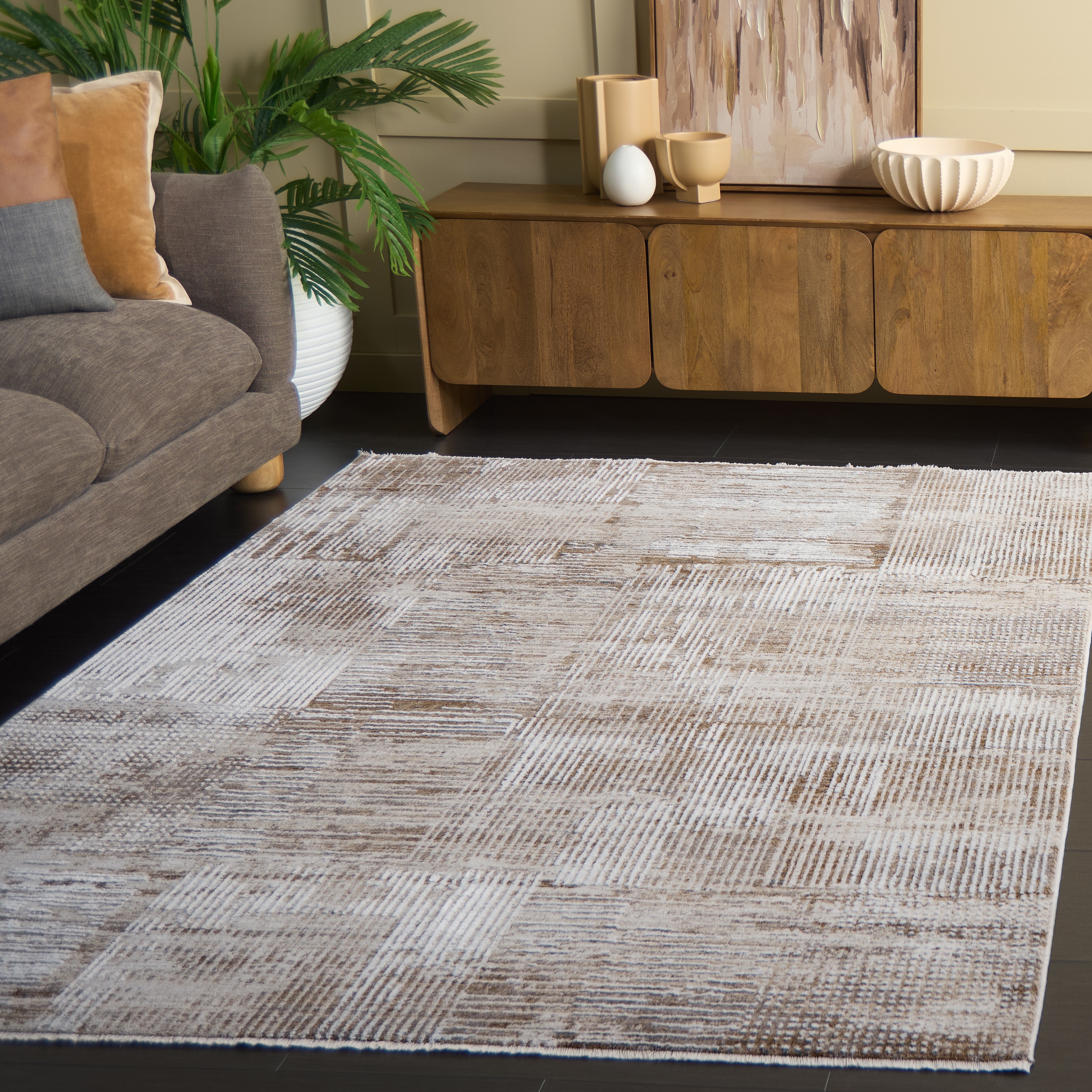 SAFAVIEH Finley Gilly Modern Contemporary Rug