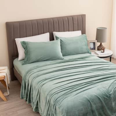Great Bay Home Extra Soft Cozy Velvet Plush Solid Bed Sheet Set