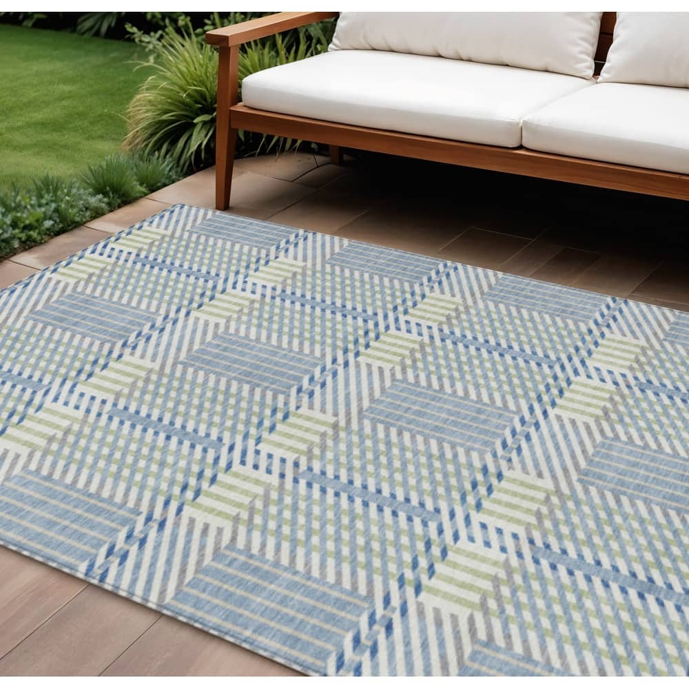 HomeRoots Plaid Transitional Rectangle Outdoor Rug