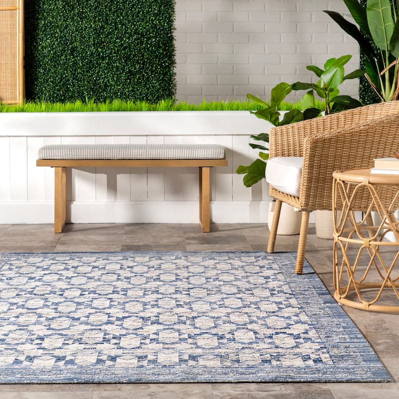 Nuloom Chaya Geometric Machine Washable Indoor/Outdoor Area Rug